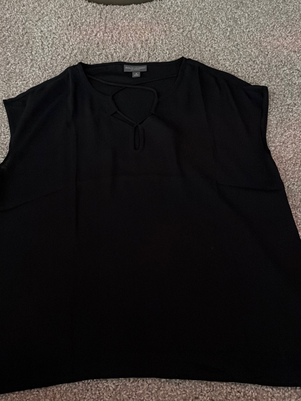 BOLD elements Black Cap-Sleeve Keyhole Blouse